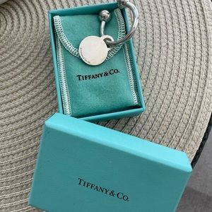Tiffany silver keychain, circle pendant